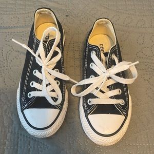 Converse toddler Size 10, like new!